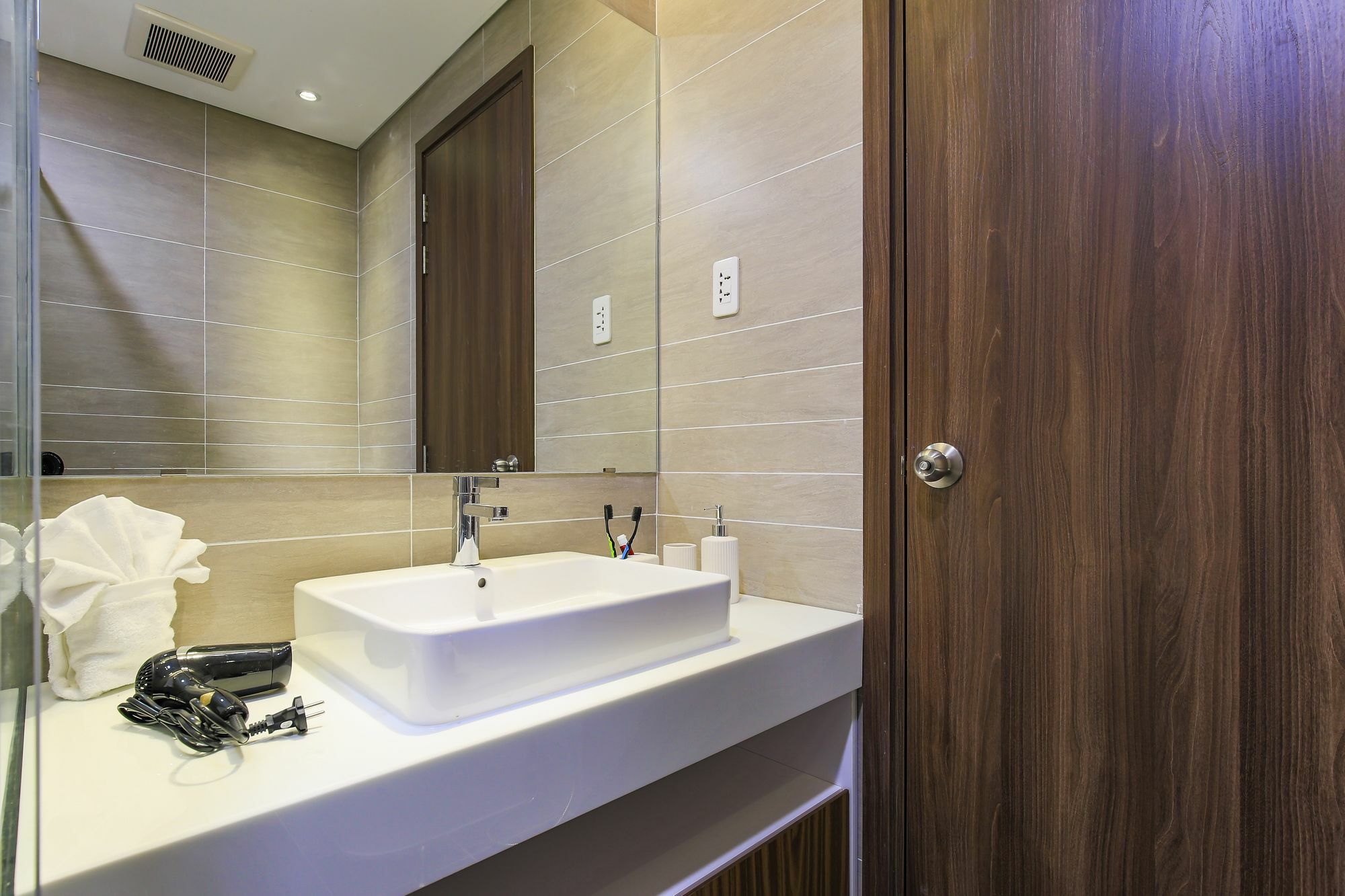 הו צ'י מין סיטי Aurora Serviced Apartments (Adults Only) מראה חיצוני תמונה